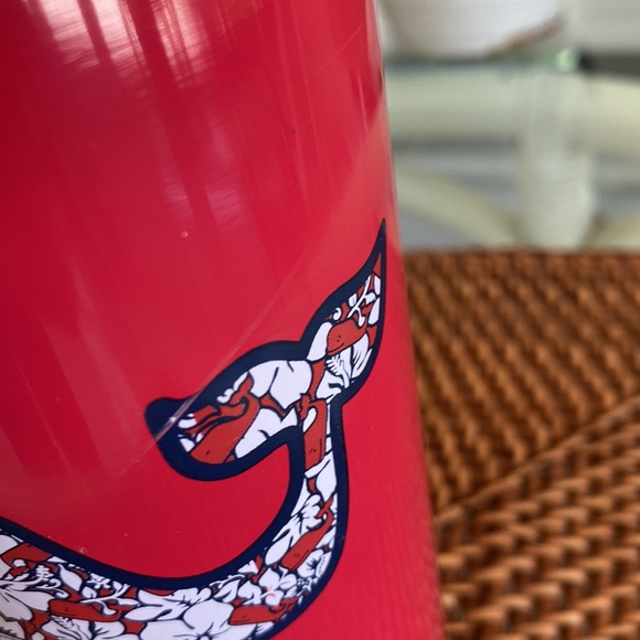 Vineyard Vines Hibiscus Whale Tumbler 22.5 oz - Picture 3 of 4